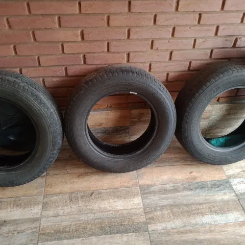 Vendo pneu Goodyear aro 205/65/16r