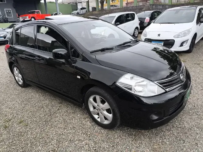 Nissan Tiida SL 1.8/1.8 Flex 16V Mec. 2013