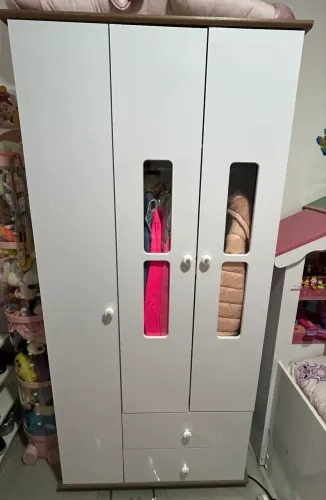 Guarda roupa e penteadeira infantil 