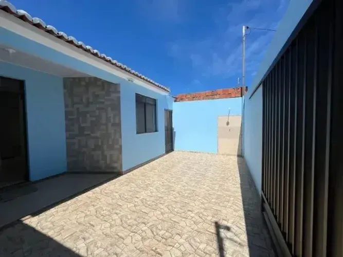 CASA DISPONÍVEL EM OUTEIRO