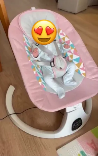 Cadeira balanço bebê elétrica.
