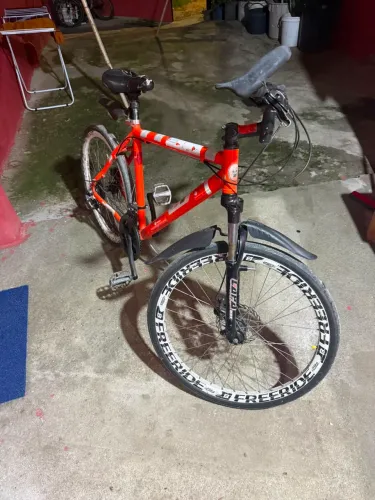 Vendo bicicleta semi nova