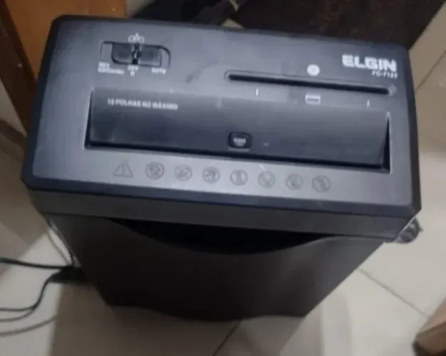 Fragmentadora de papel 8 folhas em partículas / CD / Cartão com cesto, 110v