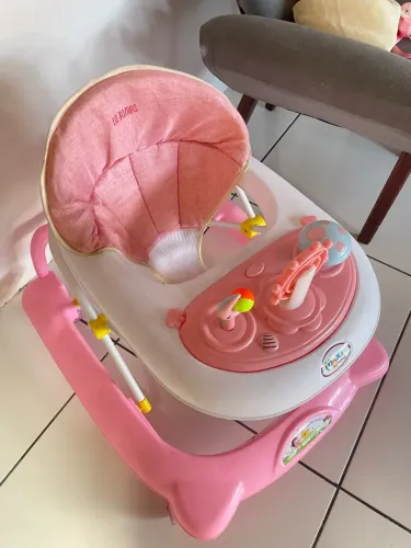 Vendo Andador novo, usado poucas vezes, toca música a base de pilha
