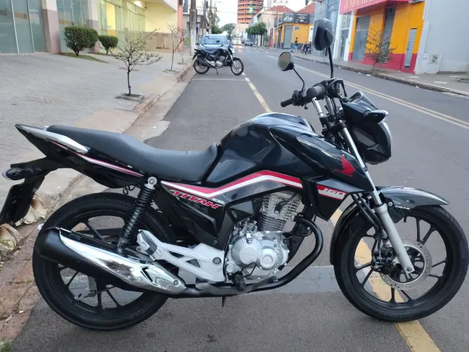 Titan 160