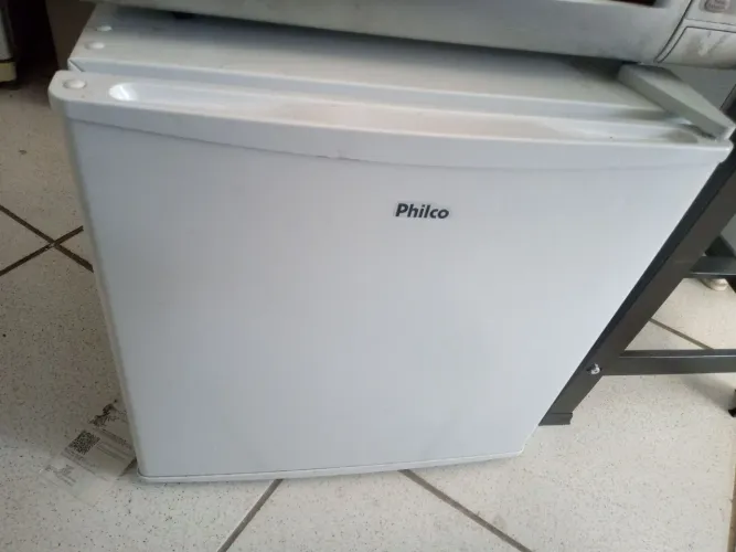 Frigobar Philco 45l praticamente novo