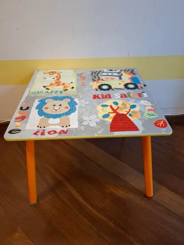Mesinha madeira infantil Decorada!!!