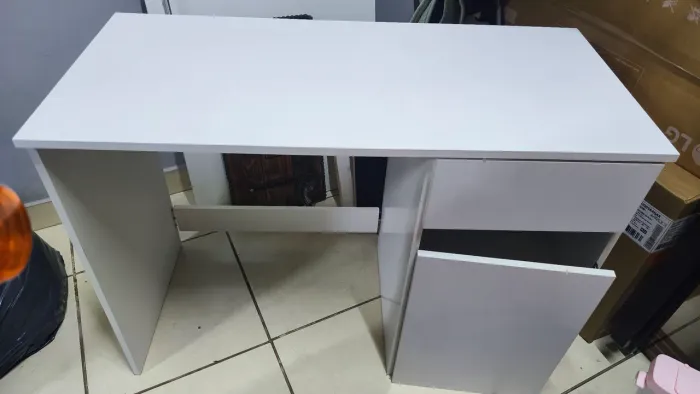 Escrivaninha 100x45x75