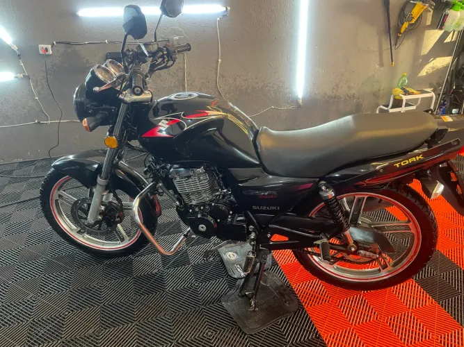 SUZUKI GSR 150i POR 6,000