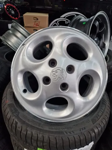 Jogo de rodas Peugeot aro 14 4x108 originais 