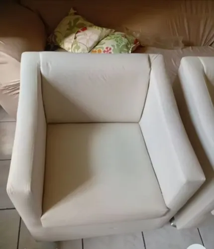 Poltrona nova no courino ?$399 a unidade