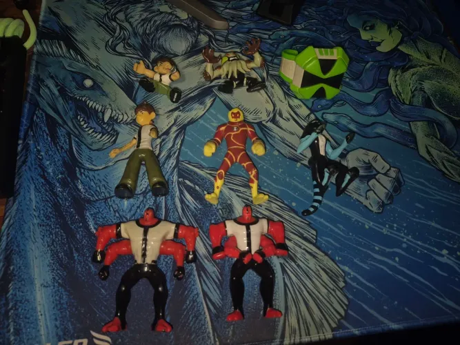 Lote Bonecos Ben 10