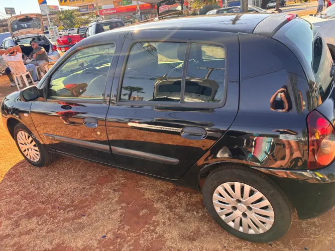 Renault Clio Hi-flex 1.0 16V 5P 2011