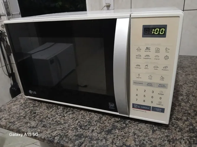 Micro-ondas LG 23 litros
