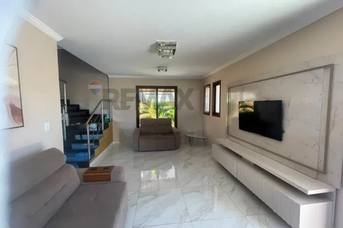 ALUGA -SE CASA EM CONDOMINIO FECHADO
