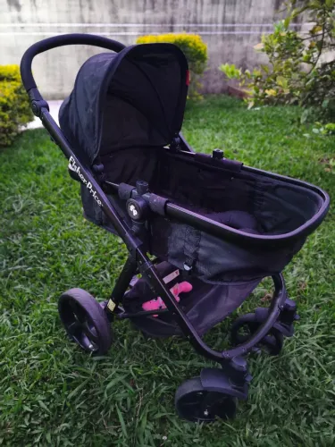 Carrinho de bebê Fisher price com Moisés 