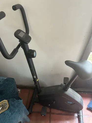Bicicleta ergométrica Domyos Essential 03 em excelente estado