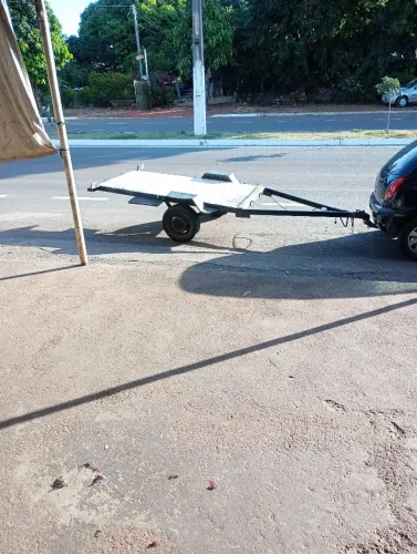 Vendo essa carretinha, precisa emplacar