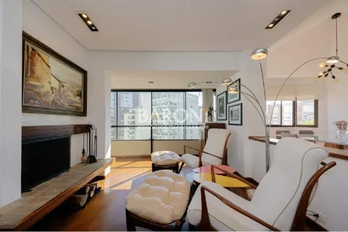 Cobertura duplex à venda no Campo Belo com 430m2, 4 dormitórios sendo 2 suítes, piscina, 5