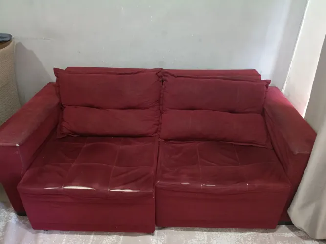 Sofa 3 lugares retrátil, precisa de reparo em um dos lados na espuma