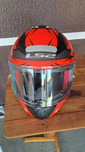 Vende se capacetes