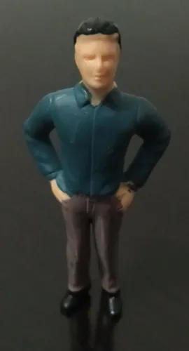 boneco escala 1/24 para trabalho escolar e faculdade