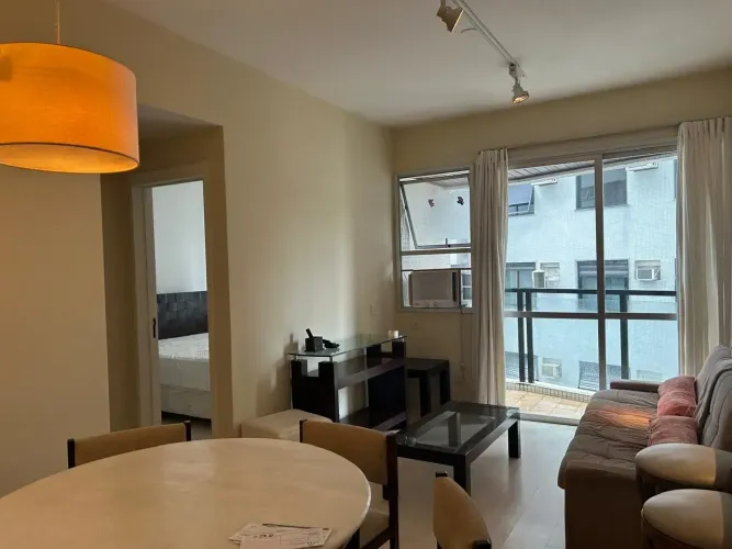 Quarto e Sala Mobiliado no Leblon - 1 Vaga