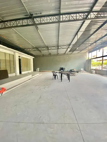 Loja para Locação Anual na Enseada no Guarujá | QVista Inteligência Imobiliária Guarujá