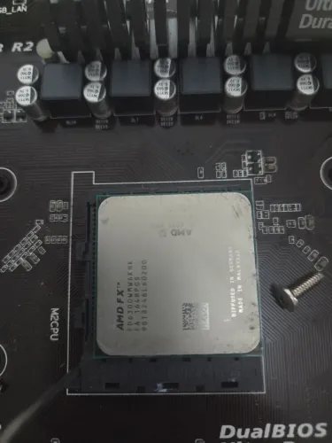 Kit Placa Mãe Gigabyte AM3+ e Processador AMD FX-6300 + Cooler