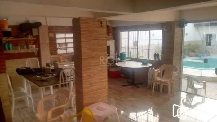 Sobrado para Venda - 300m², 5 dormitórios, Nonoai