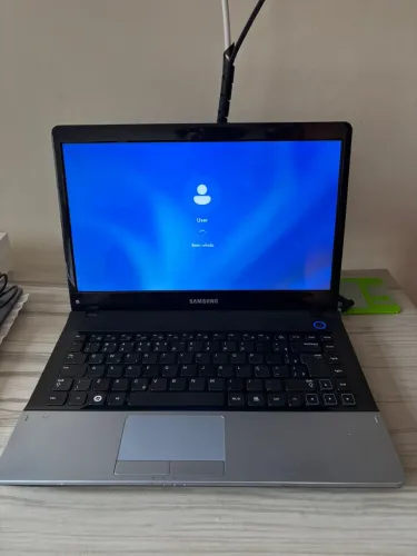 Samsung NP300E4C