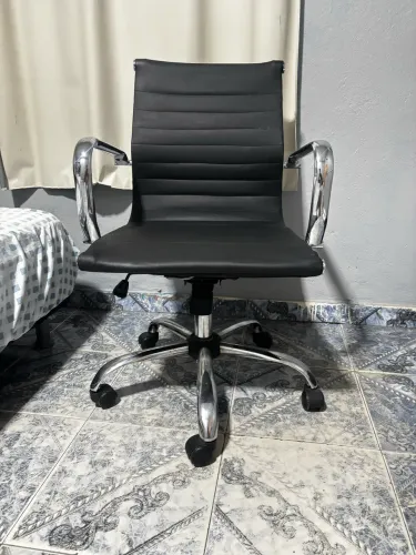 Cadeira de escritório presidente modelo esteira