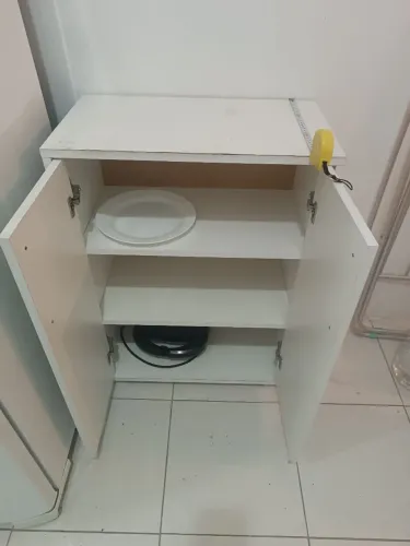 Armário baixo de escritório ou cozinha