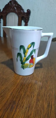 Jarra antiga em louça anos 70