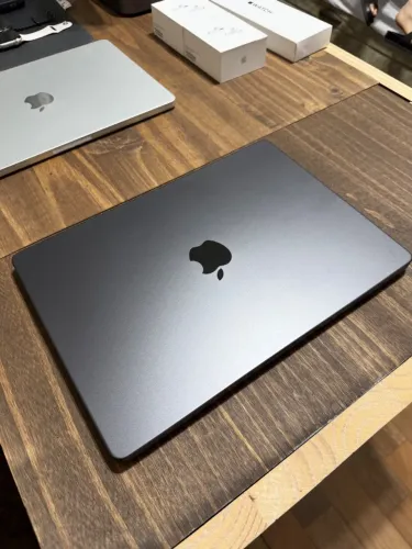 MacBook Pro M5 16GB Ram 1TB SSD (Novo/Importado) Garantia Apple 1 Ano