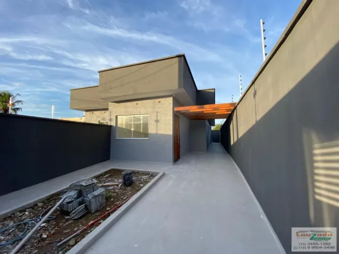 Casa para Venda no bairro Estância dos Eucaliptos em Peruíbe / SP