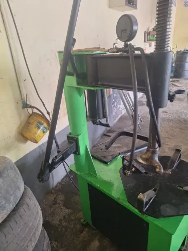 Máquina de desmontar pneus