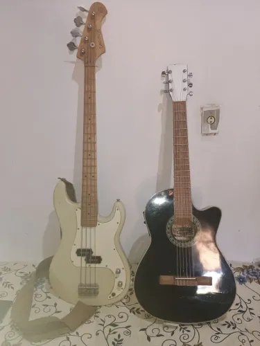 Contrabaixo no violão