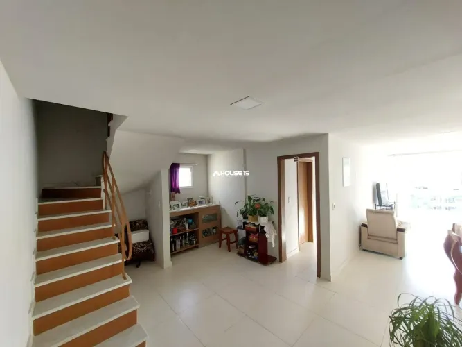 COBERTURA DÚPLEX, A 150 METROS DA ORLA