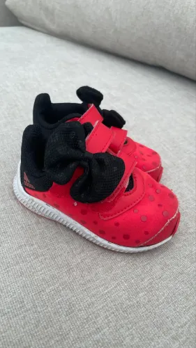 Tênis adidas 18