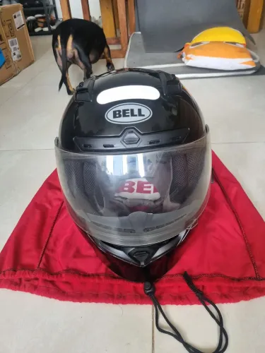 Capacete Bell preto ? tamanho 58 ? usado