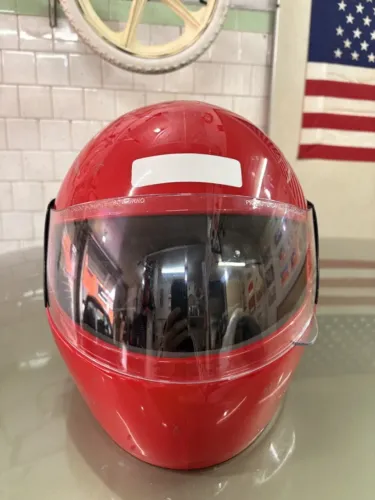Capacete Pro Tork tamanho 60 vermelho novo Capacete O KM... só foram retirados os adesivo
