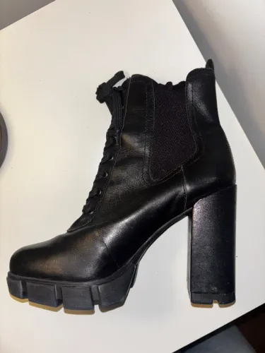Bota Arezzo
