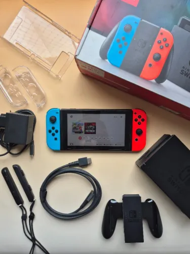 Nintendo Switch V1 Neon Vermelho e Azul Completo com Caixa Original 128GB Lotado de Jogos