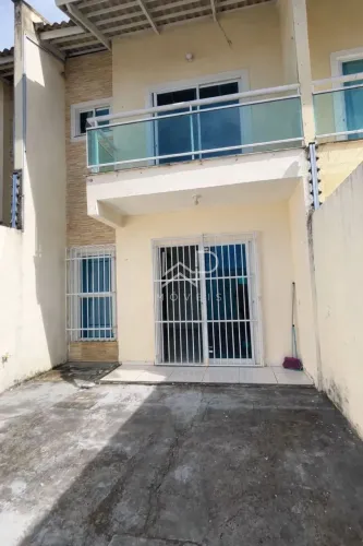 Casa Duplex no Eusébio com 3 Suítes e Quintal no Bairro Urucunema