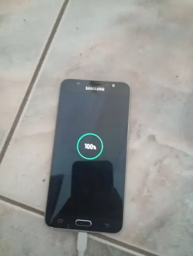 Celular J5 metal tela nova tá sem botão ligar