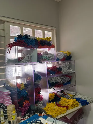 Vendo fábrica de chinelos completa já com materiais