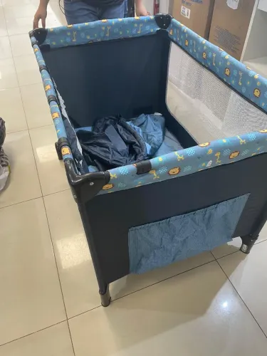 Berço para bebê masculino azul