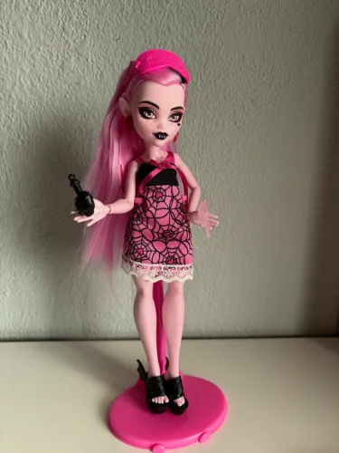 Monster high draculaura