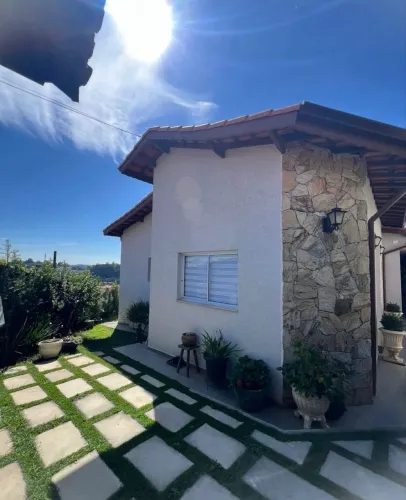 Linda casa em Mairiporã 
